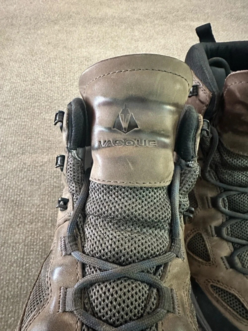 Vasque Brown and Gray Men's Waterproof Trail Boots Size 11 Wide